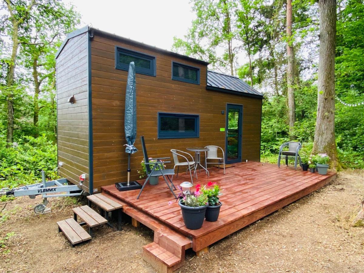 Гостевой дом La Tiny House De Nanou Рошфор Экстерьер фото