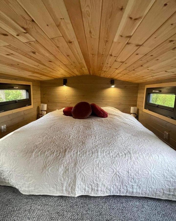 Гостевой дом La Tiny House De Nanou Рошфор Экстерьер фото